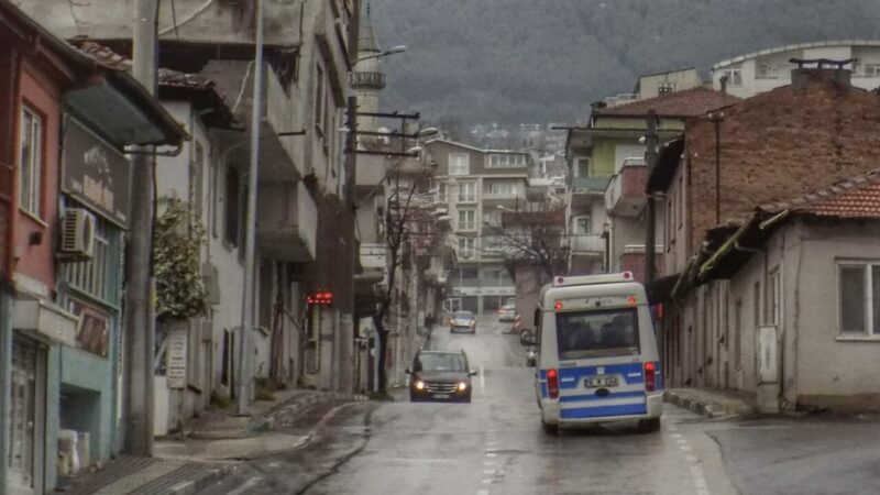 Bursa Osmangazi tarihi mahalle sokakları ve taş evler